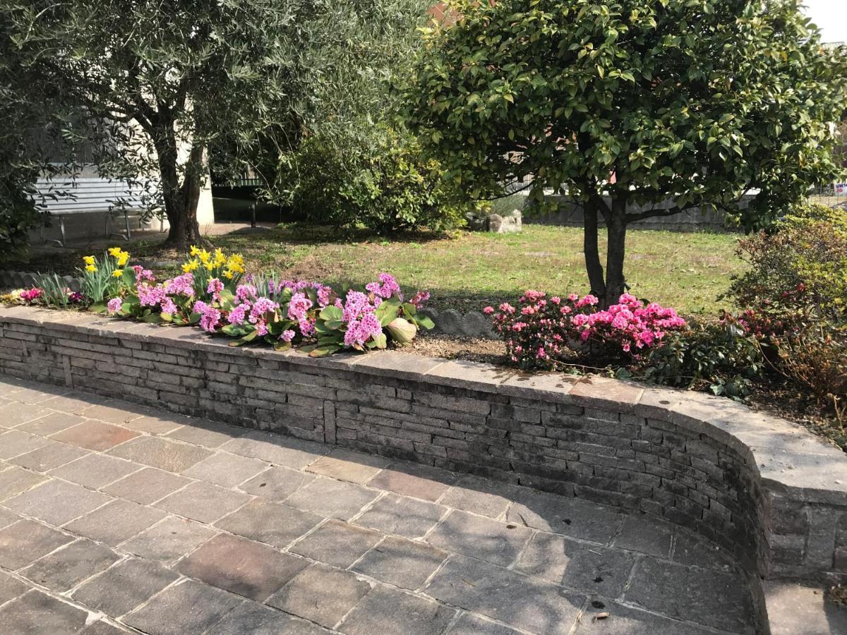 Вилла Villino Carla Lipomo Экстерьер фото